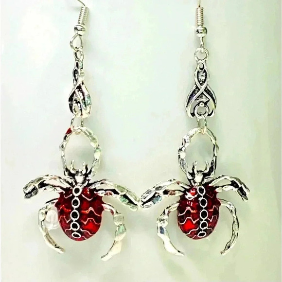 Big Fun Silver & Red Spider Earrings Goth Witch  Dark New - Picture 1 of 1